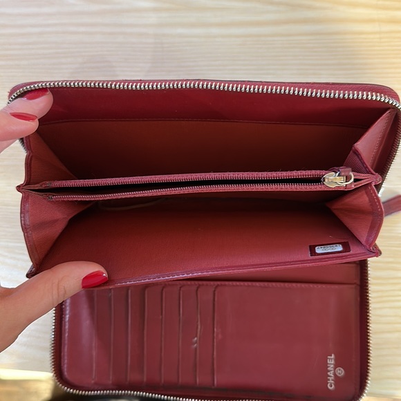 Red Chanel zip around wallet quilted caviar long - Picture 4 of 12